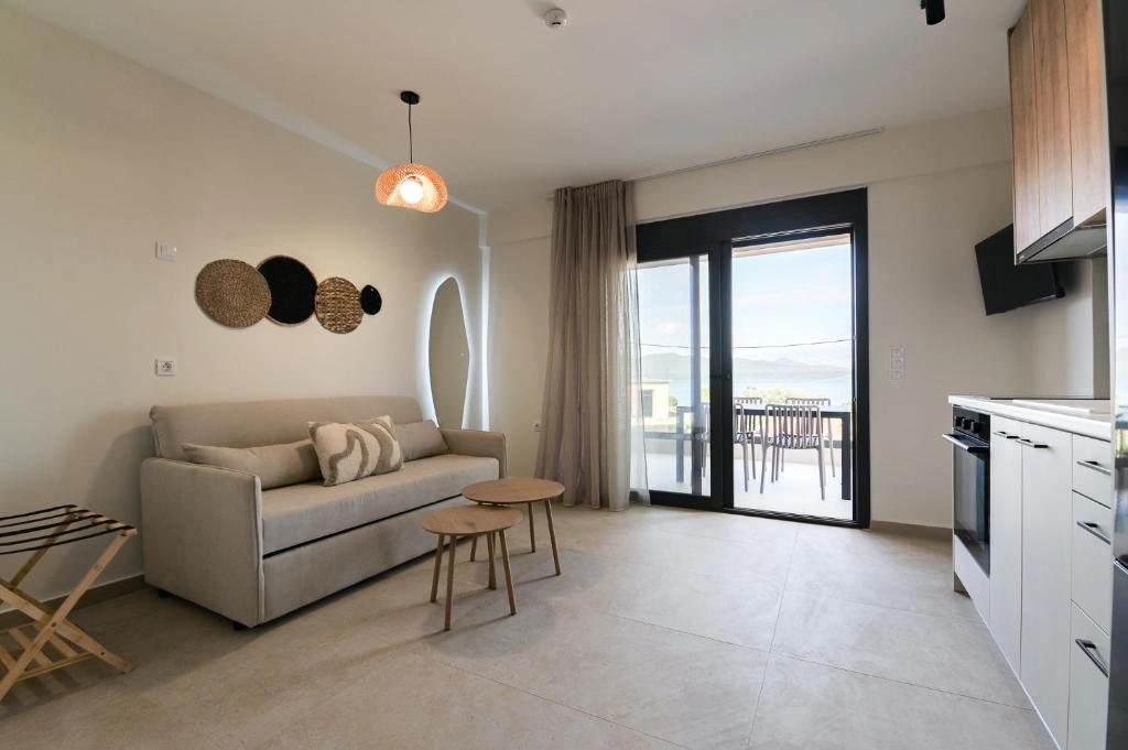 Apartment 4 - 2